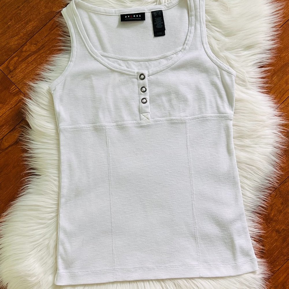 Axcess Creamy White & White Sleeveless Snap Front Scoop Knit Top-Size S